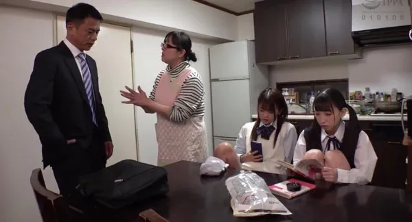 clip sex toy Ngày đầu gặp mặt bố dượng đã đụ 2 cô con gái riêng của vợ