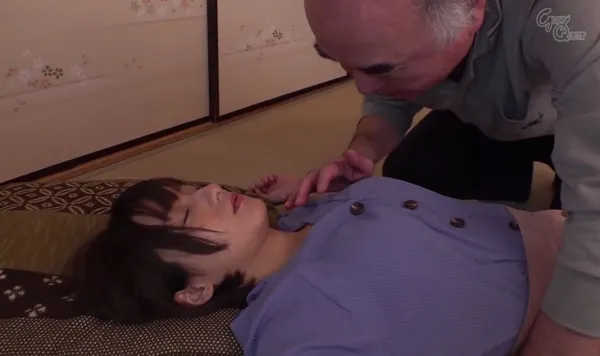 phim sex hay nhất Bố người chồng vô tình làm người tình của con trai ngất xỉu rồi sau đó …